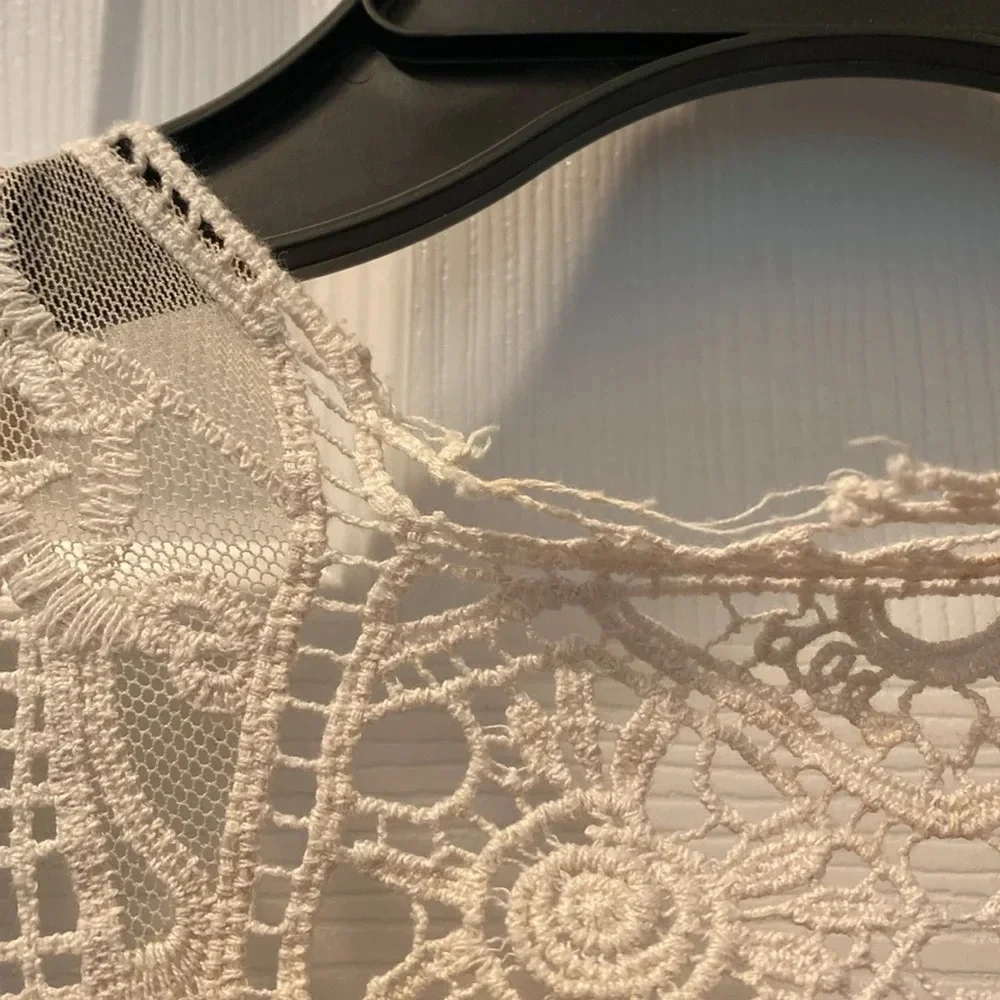 Red Camel Crochet Sleeveless Cardigan Size L - Picture 3 of 3